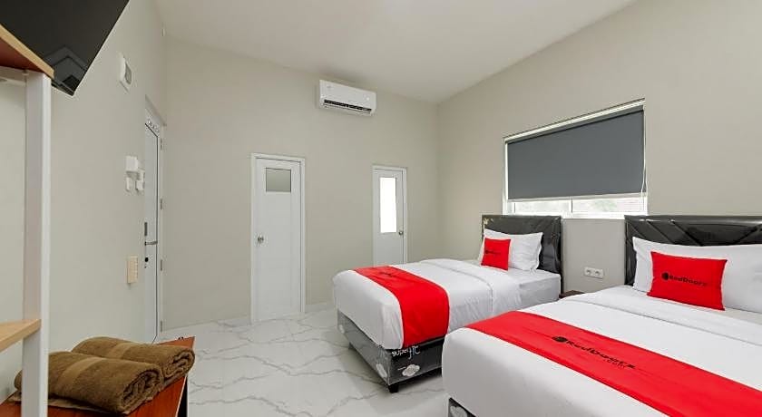 RedDoorz near GSG UNILA Lampung