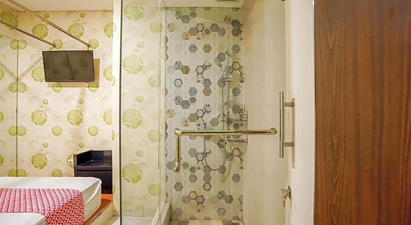 Super OYO Capital O 92633 Spring Hotel Gubeng