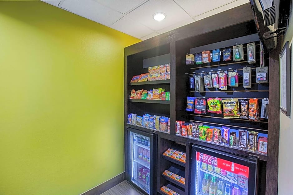La Quinta Inn & Suites by Wyndham Pasadena