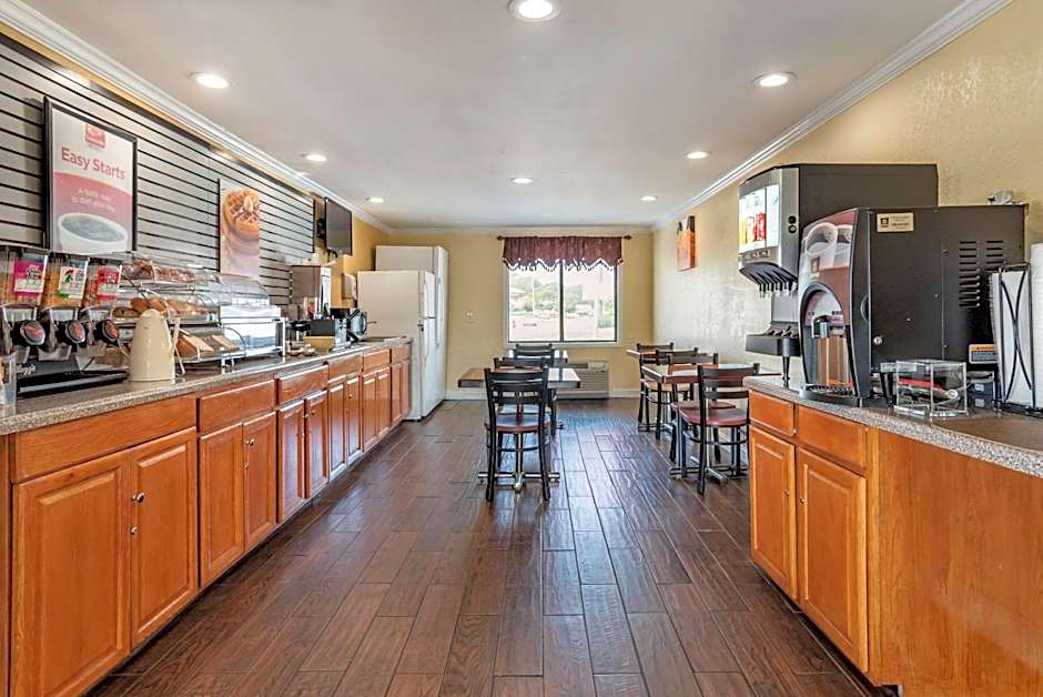 Econo Lodge Oxford near Choccolocco Park