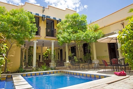 Casa De Las Columnas