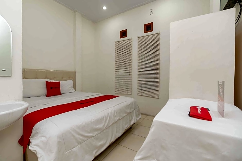 RedDoorz @ Haraito Tarutung