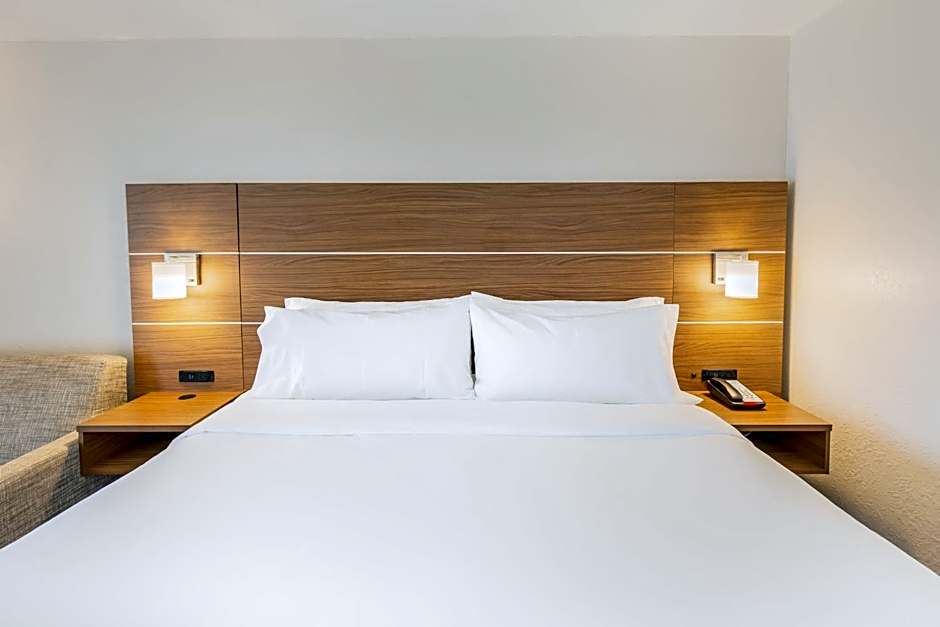 Holiday Inn Express Orange Beach - On The Beach By IHG