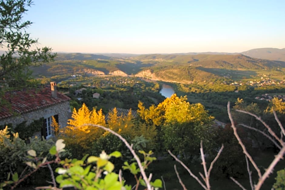 Le rocher de Sampzon