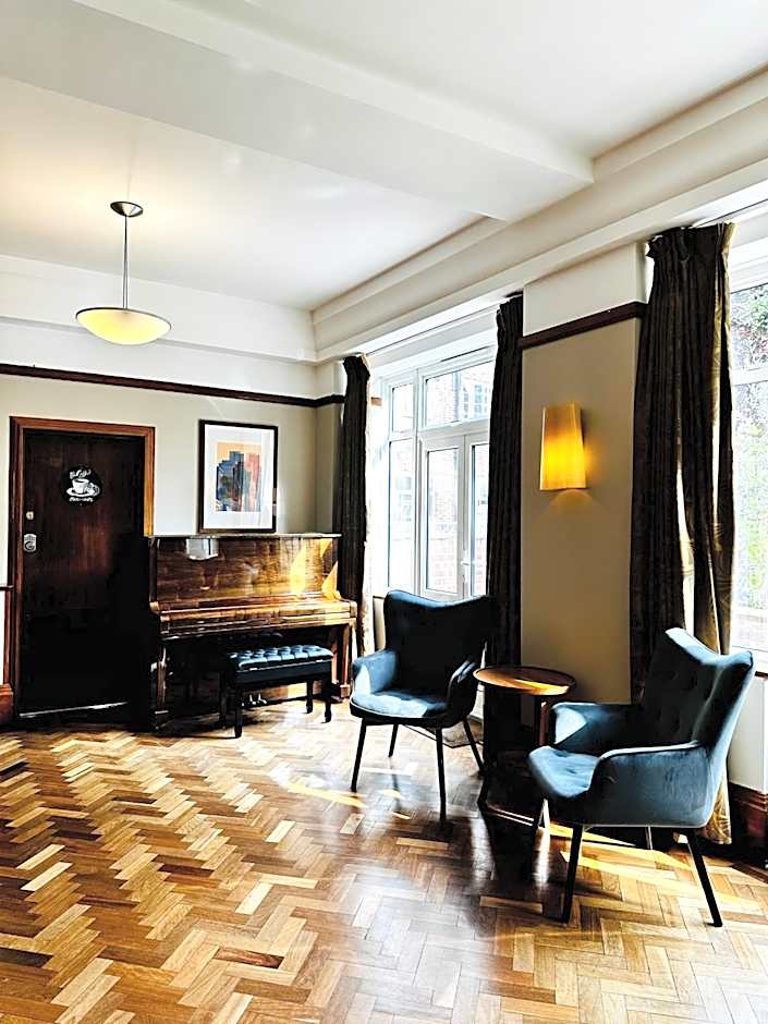 Vincent House London Residence