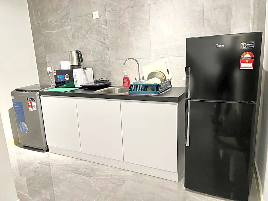 Imperio Residences Private Bathtub or Jacuzzi by Nestcove