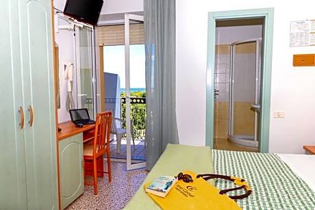 Double Room with Balcony and Sea View