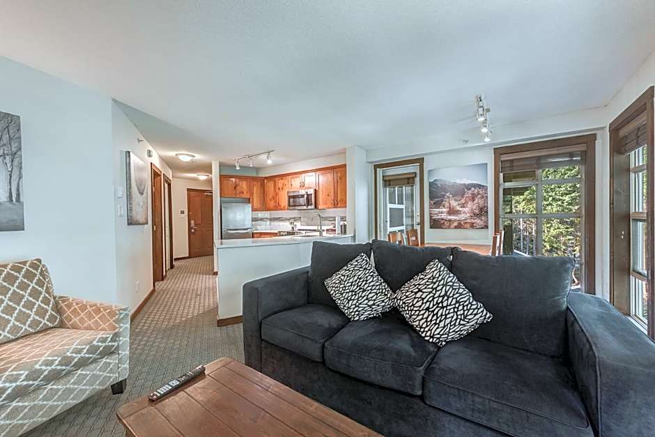 Blackcomb Springs Suites by CLIQUE