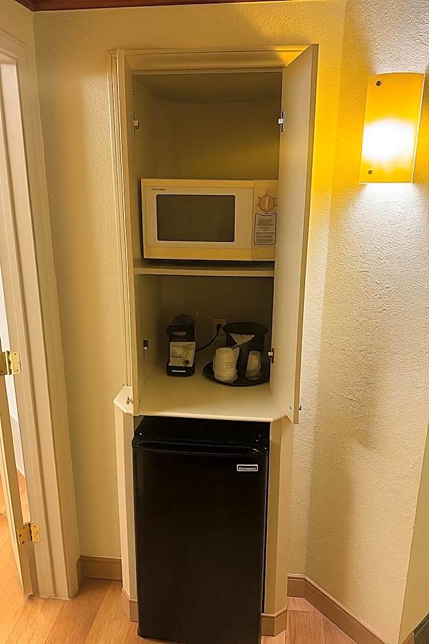 La Quinta Inn & Suites by Wyndham Atlanta Ballpark/Galleria