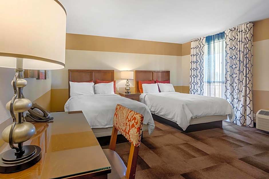 Carlton Oaks Lodge, an Ascend Collection Hotel