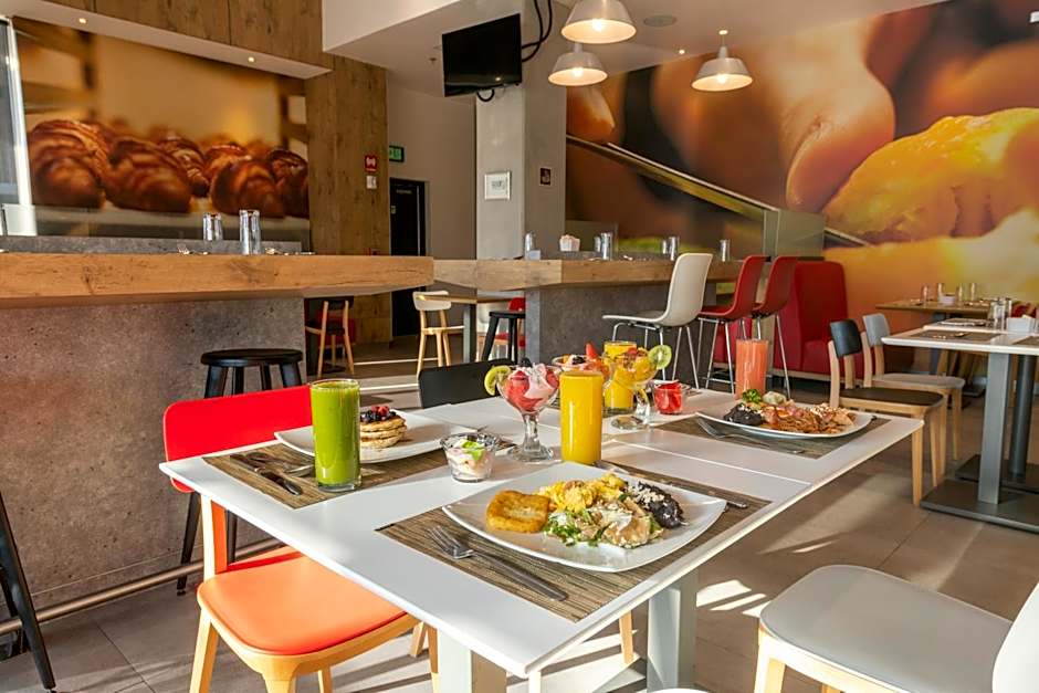 Ibis Queretaro