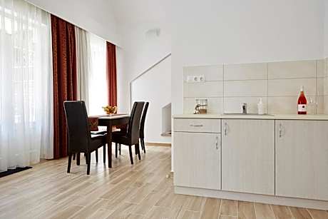 Studio - Split Level
