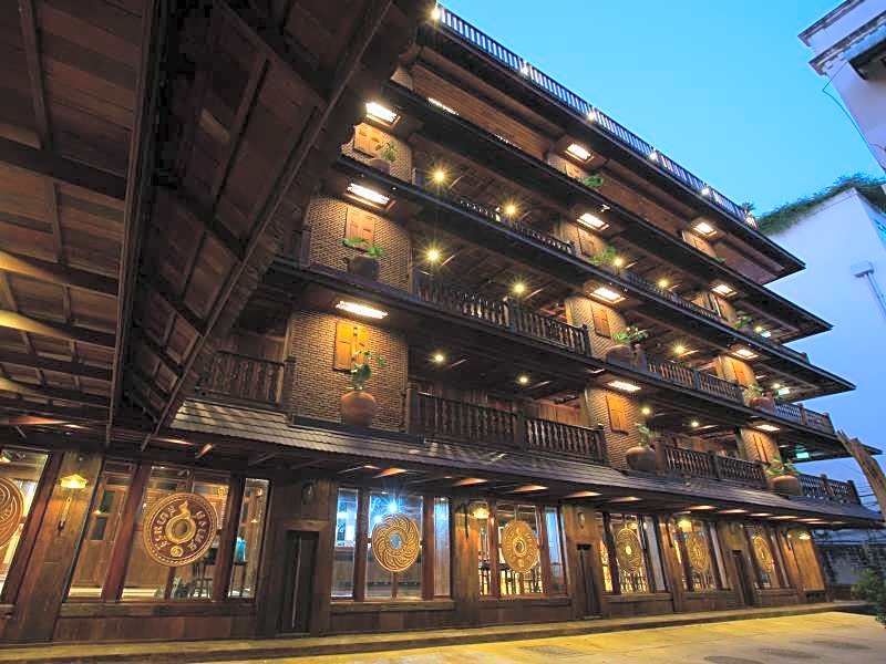 True Siam Rangnam Hotel