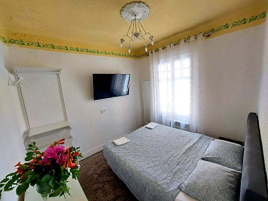 N1 Casa de Madrid - greenpeace line