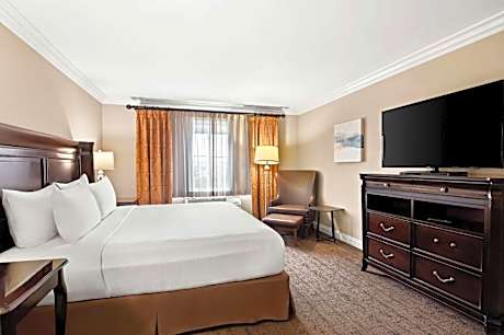 King Room with Sofa Bed - Non-Smoking