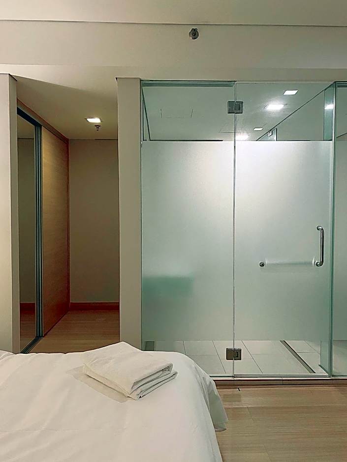 Straits Suite by C Homestay Malacca