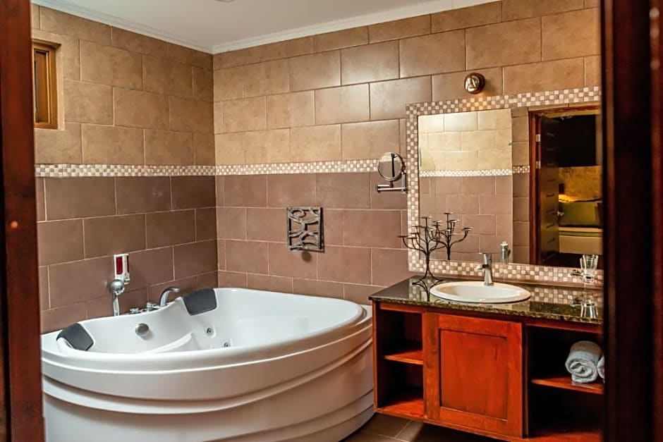Photo 1 of 3 of Suite, Jacuzzi®