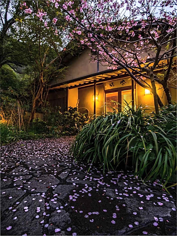 Nonohanatei komurasaki