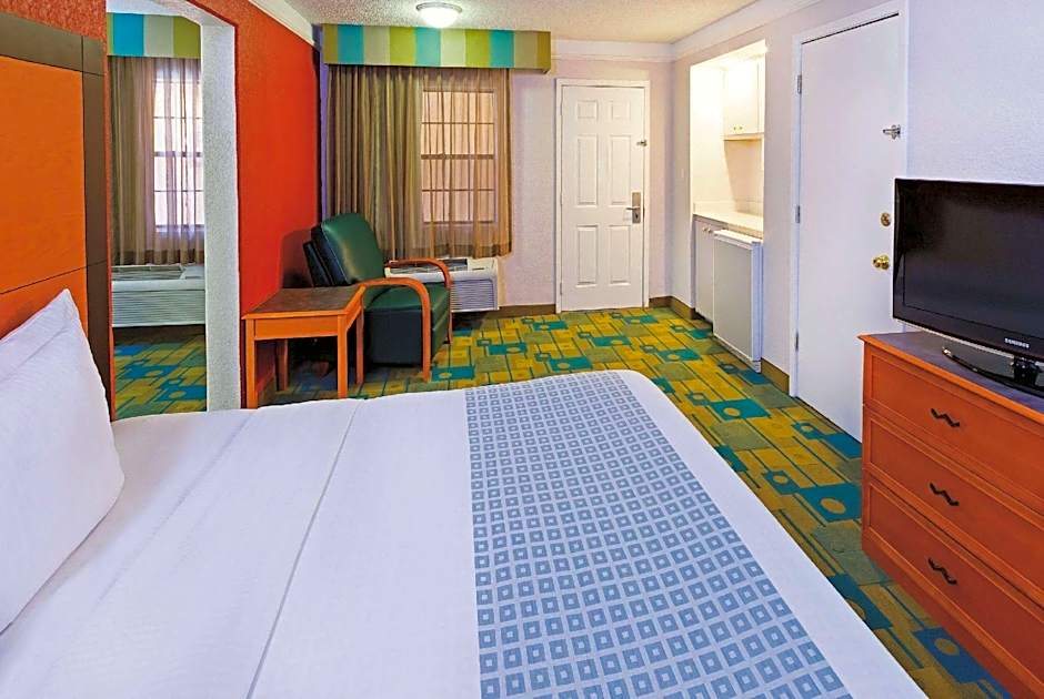 Baymont by Wyndham Lubbock - Downtown Civic Center