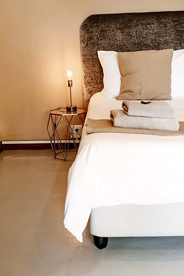 Lighthouse Guesthouse & Cafe