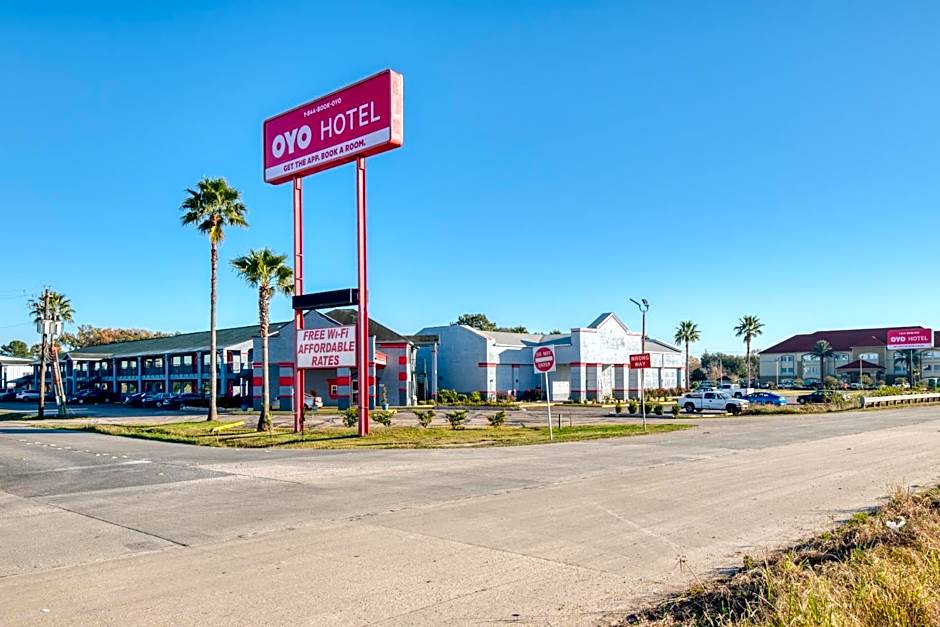 OYO Hotel Rosenberg TX I-69