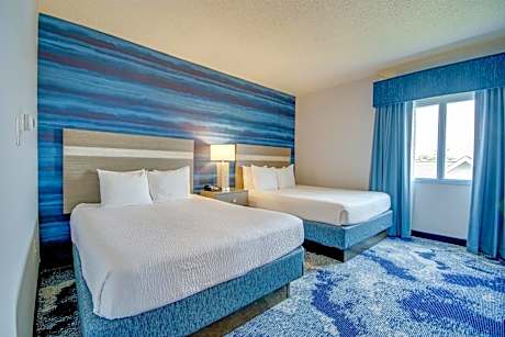 Deluxe Queen Suite
