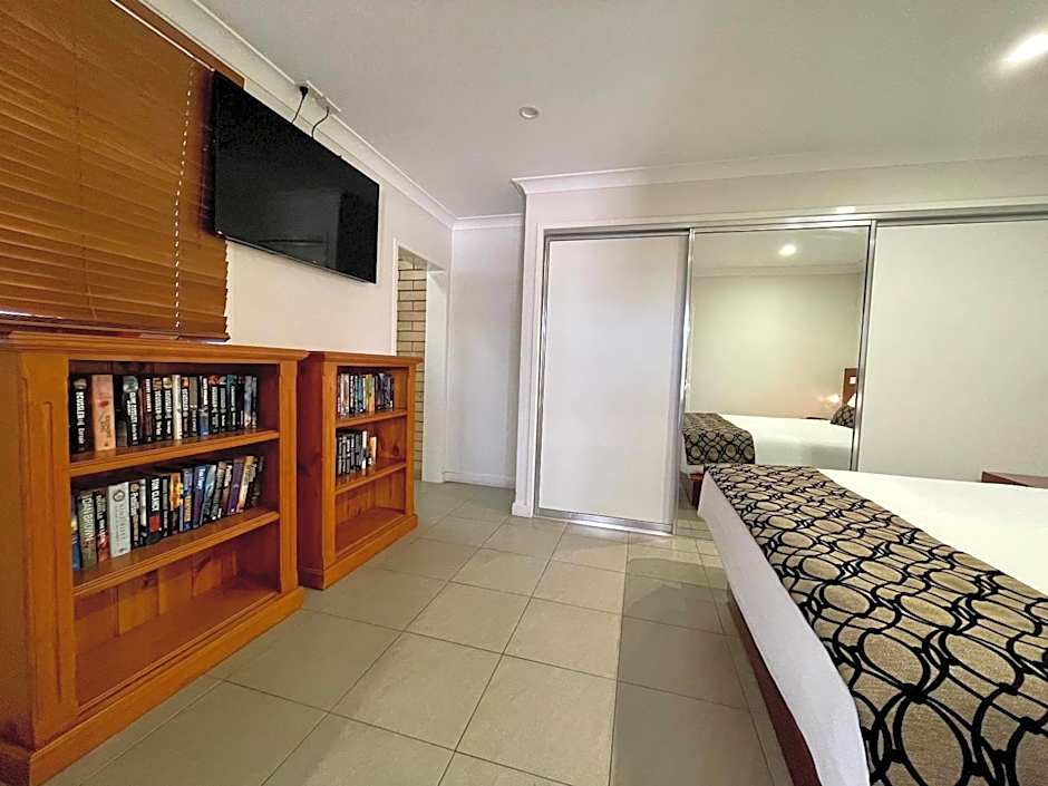 Photo 1 of 5 of Deluxe Studio 1 King Bed