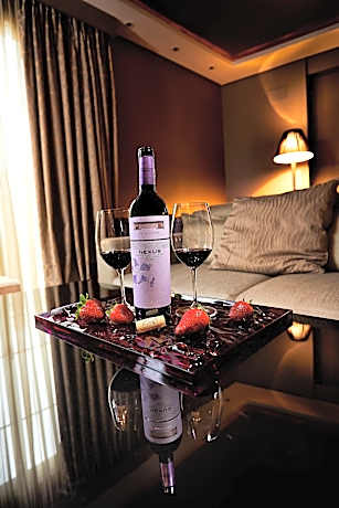 Nexus Valladolid Suites & Hotel