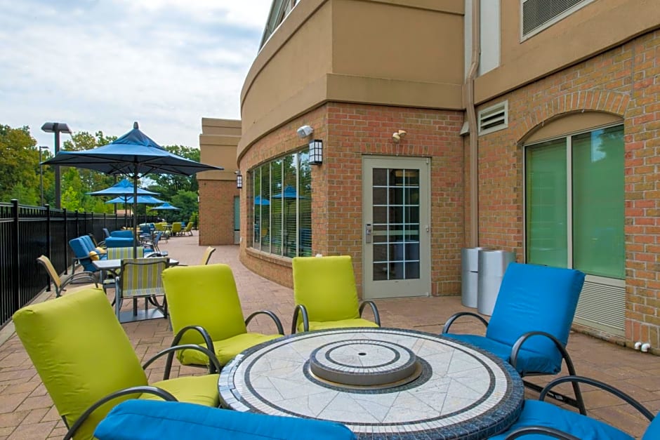 Holiday Inn Express and Suites Dickson City