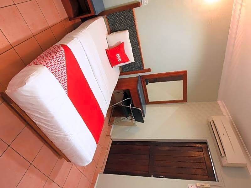 OYO 89642 Highway Inn