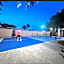 LAKETOWN 5 POOLs STEPS TO BEACH FAMILY FRIENDLY