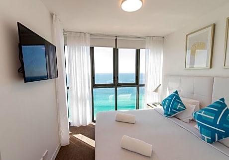 Two Bedroom Apartment with Ocean View - Higher Floor