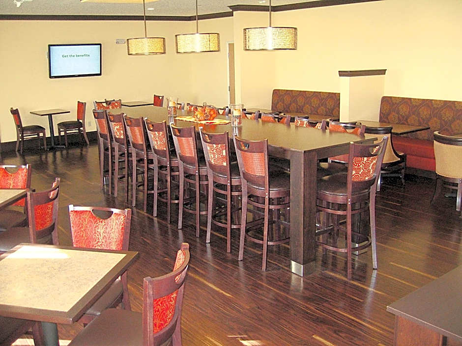 Savanna Inn & Suites