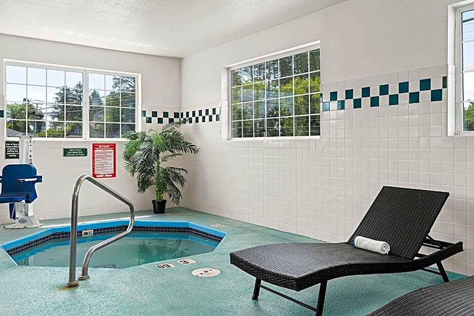 The Ashley Inn & Suites