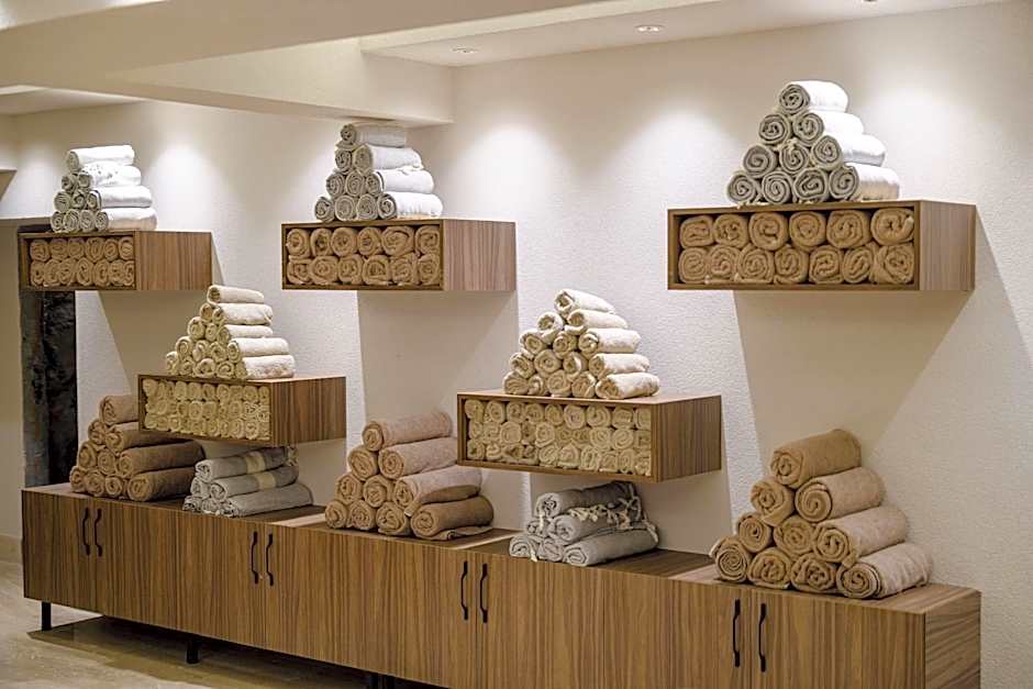 Gold Majesty Hotel