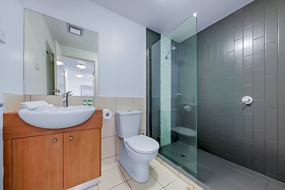 Airlie Summit Apartments