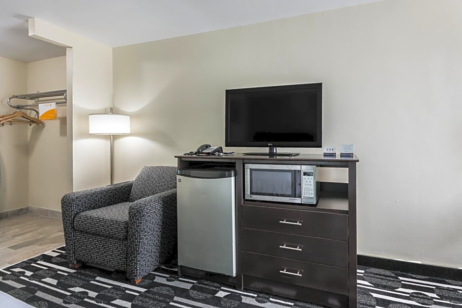 Days Inn by Wyndham Oklahoma City Bricktown