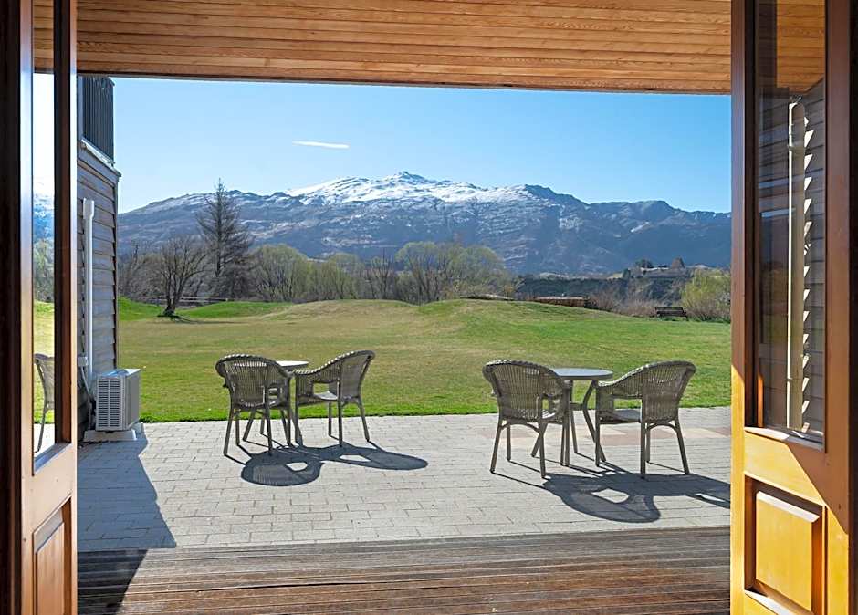 Manata Homestead & Lodge