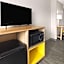Days Inn & Suites by Wyndham Albany