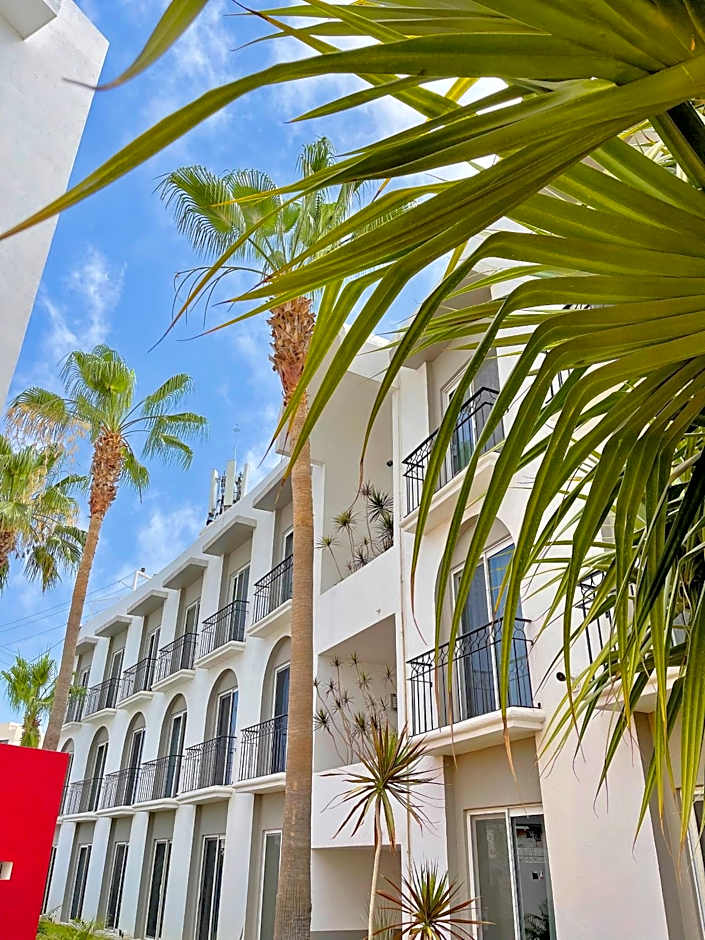 Seven Crown Express & Suites