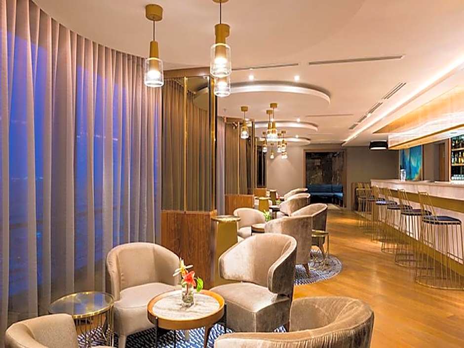 Hotel 2 Fevrier