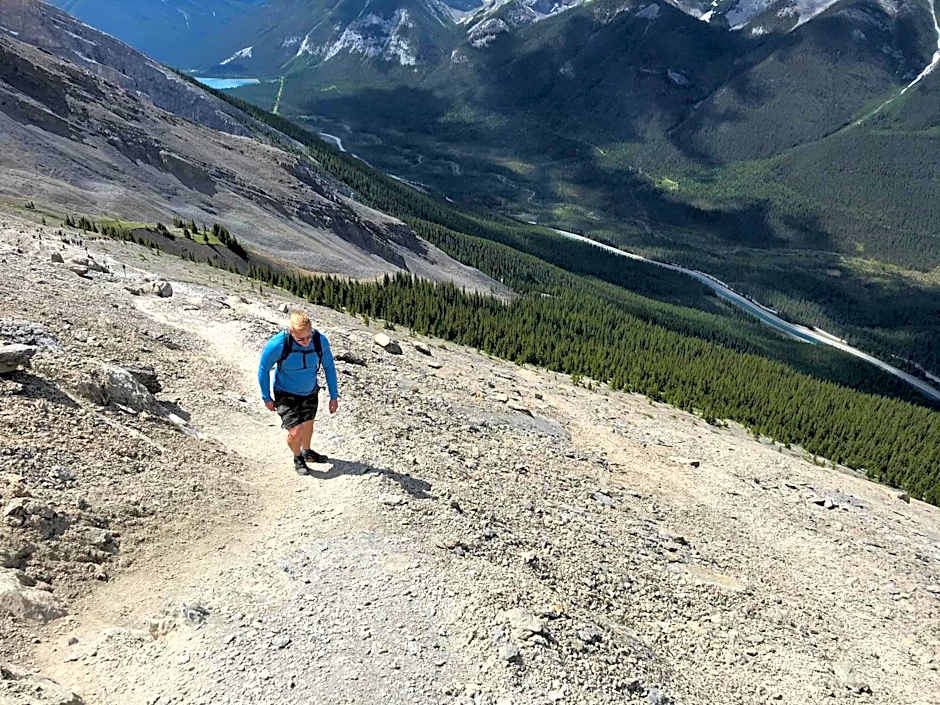 Inviting Rocky Mountain HOT TUB in Top Rated Condo managed by Little Sister Getaways