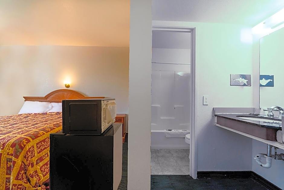 Castle Inn & Suites By OYO Chickasha