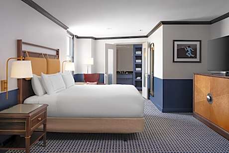 Suite King Size Bed