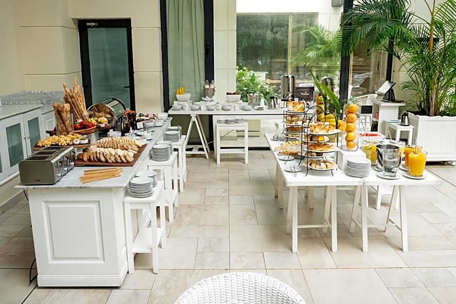 Loi Suites Recoleta Hotel