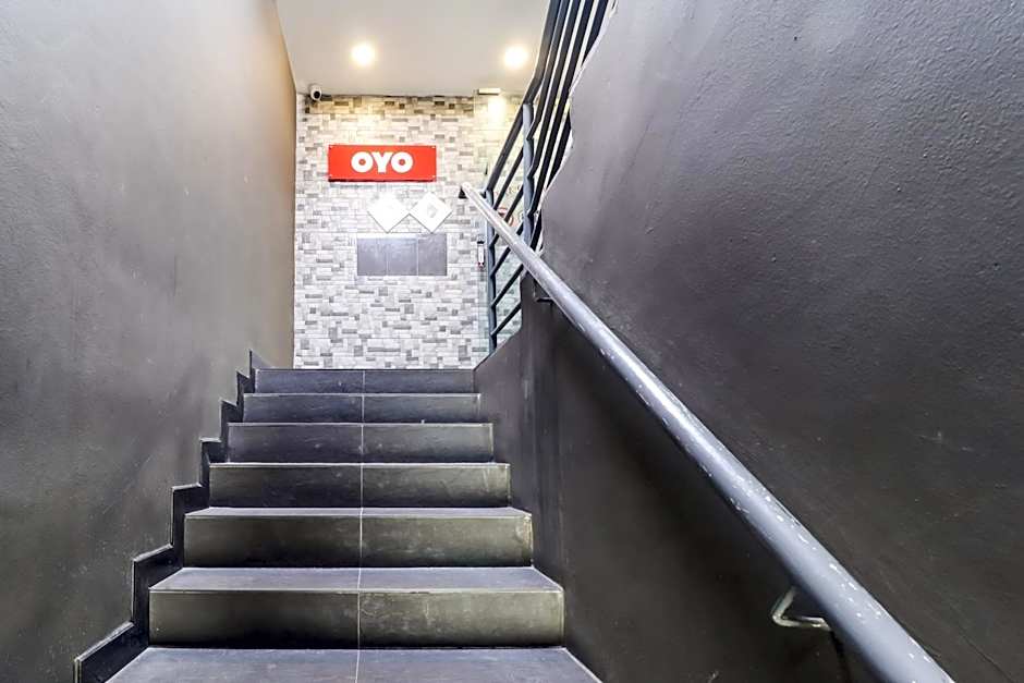 OYO 89381 Moonnight Hotel