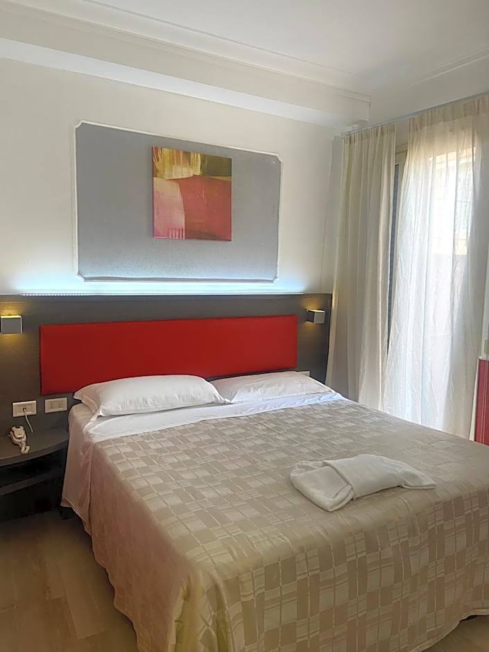 HOTEL CENTER 2