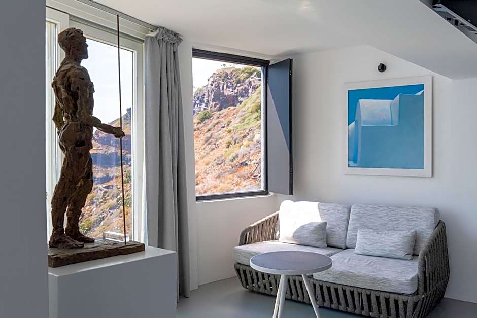 Sun Rocks Boutique Hotel - Caldera View Suites & Sunset Dining Experience