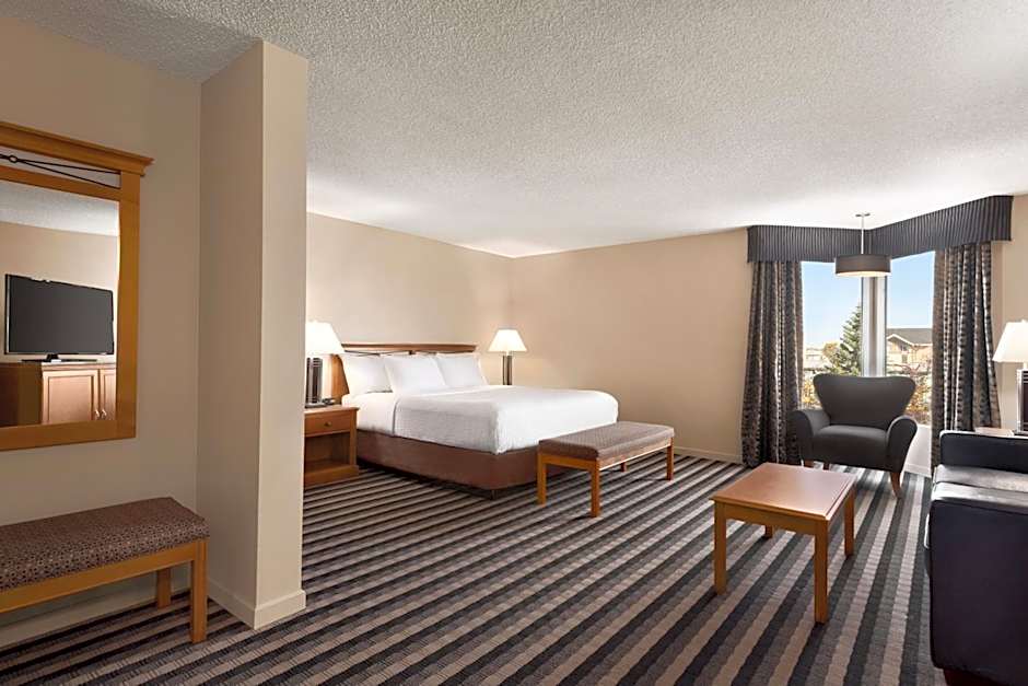 Royal Hotel West Edmonton, Trademark Collection by Wyndham