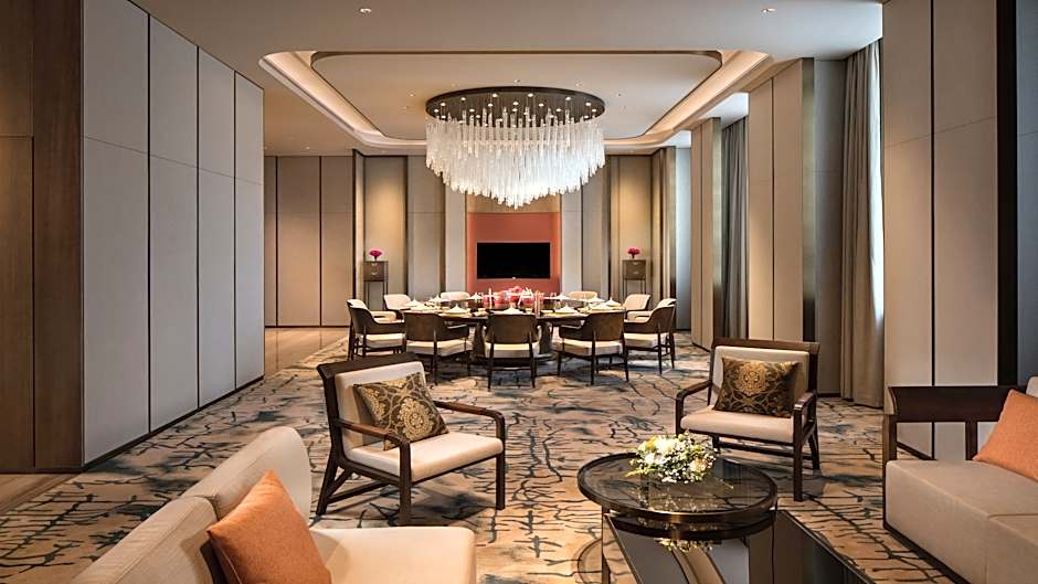 Xiangxi Crown International Hotel